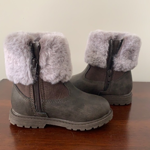 Grey faux fur boots - Picture 4 of 4